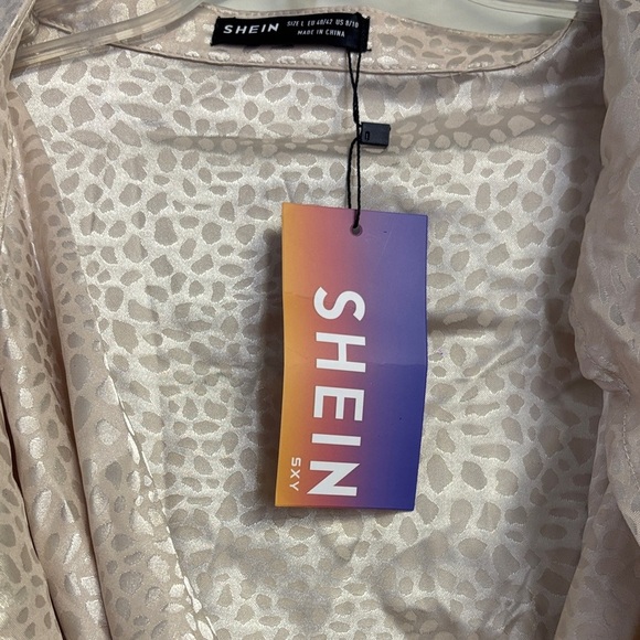 SHEIN Shimmering Cream Cowl Neck Blouse Size L with matching belt - Picture 5 of 7